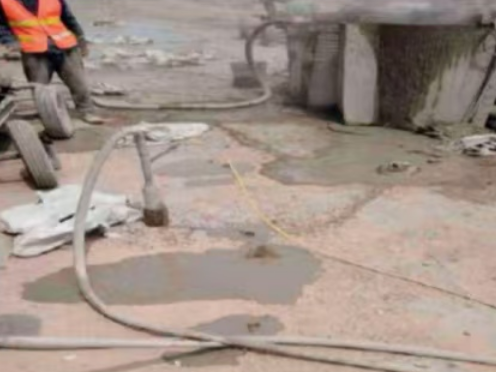 连州水泥混凝土路面板底注浆技术 路面脱空注浆整治方案